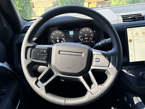 Used 2026 Land Rover Defender 110 X-Dynamic SE AWD/4WD image 21