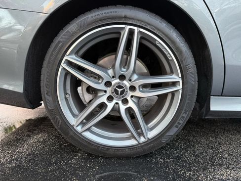 Used 2018 Mercedes-Benz E 300 image 12