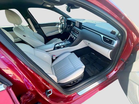 Used 2022 Genesis G70 3.3T AWD/4WD image 33
