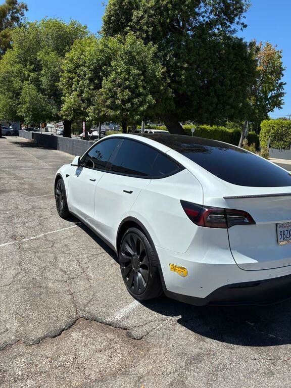 Used 2022 Tesla Model Y Performance AWD/4WD image 2