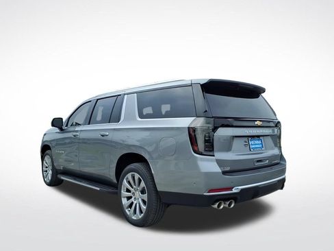 New 2026 Chevrolet Suburban Premier w/ Sun And Tow Package AWD/4WD image 6
