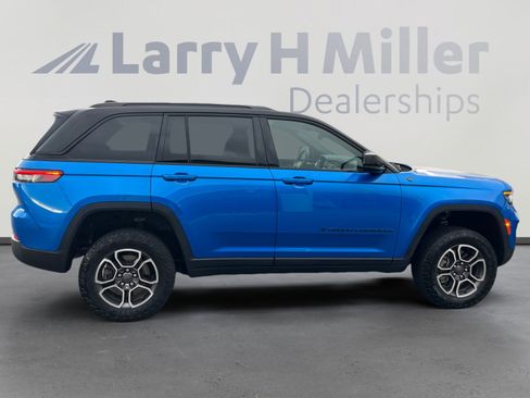 Used 2023 Jeep Grand Cherokee Trailhawk w/ Luxury Tech Group III AWD/4WD image 6