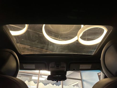 Used 2020 Hyundai Veloster Turbo image 21