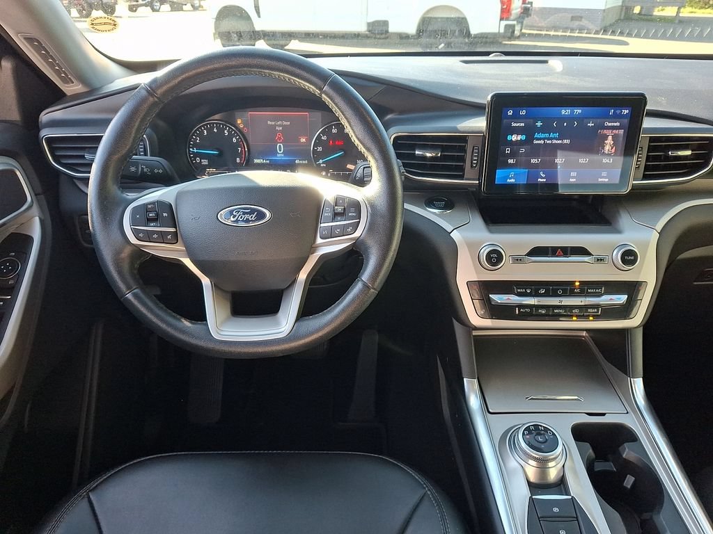 Used 2022 Ford Explorer XLT w/ Equipment Group 202A AWD/4WD image 11
