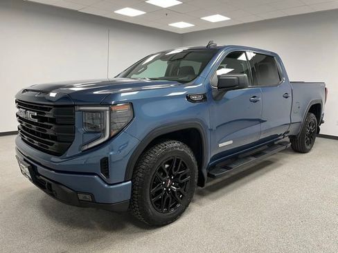 Used 2024 GMC Sierra 1500 Elevation w/ LPO, Elevation Black Package AWD/4WD image 5
