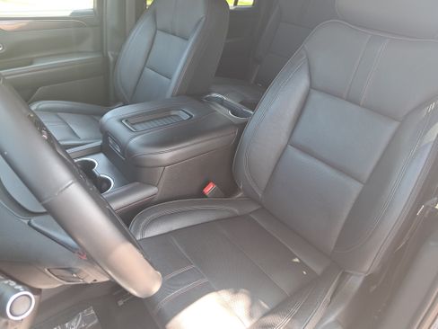 Used 2021 Chevrolet Suburban RST w/ Luxury Package AWD/4WD image 17