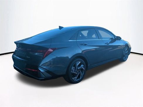 New 2026 Hyundai Elantra Limited image 5
