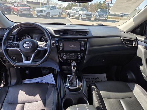 Used 2017 Nissan Rogue SL w/ SL Premium Package image 12