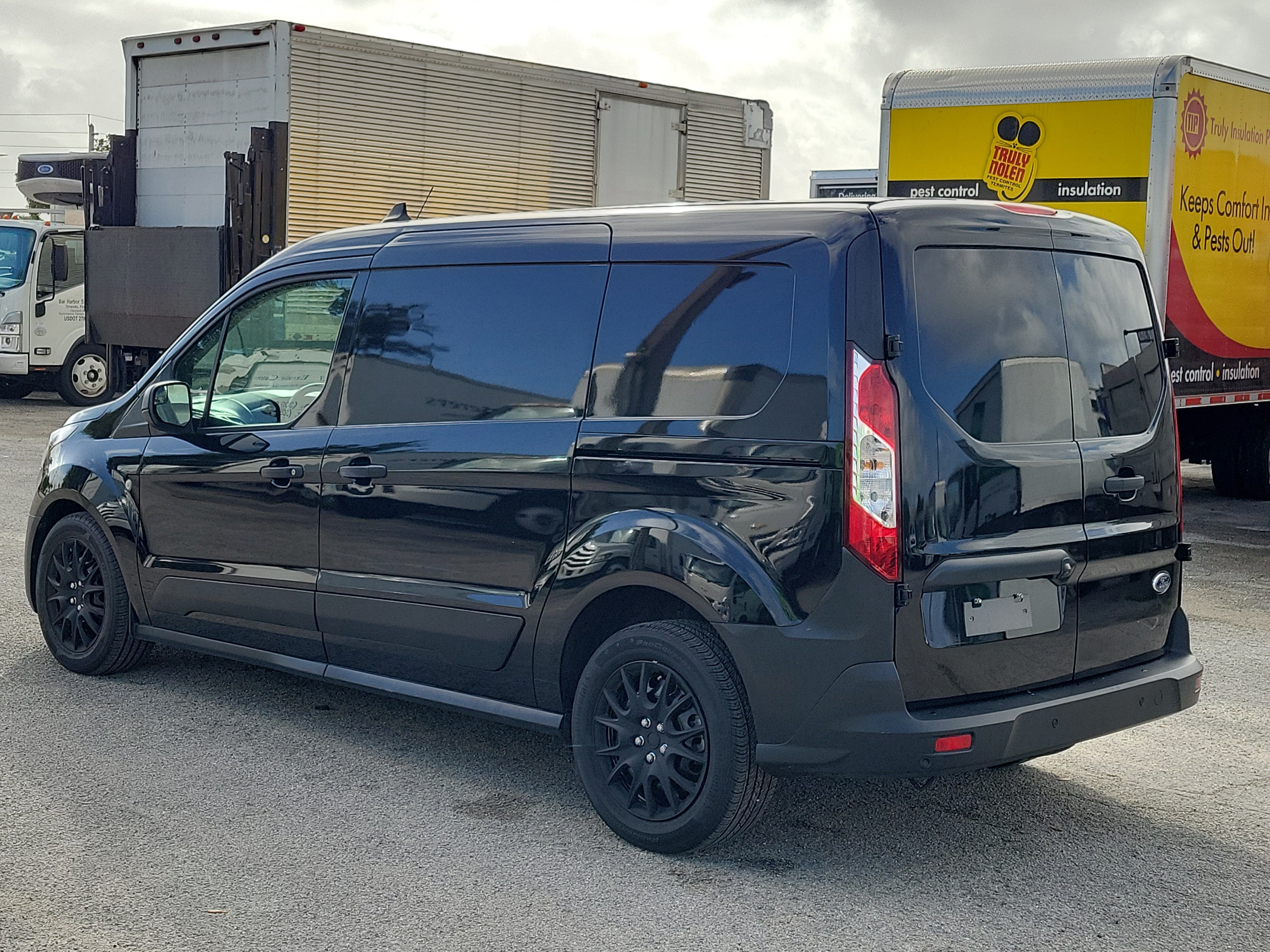 Used 2023 Ford Transit Connect XL FWD image 3