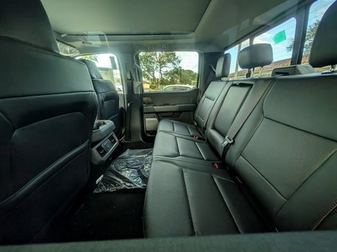 New 2026 Ford F250 Lariat w/ Black Appearance Package AWD/4WD image 9