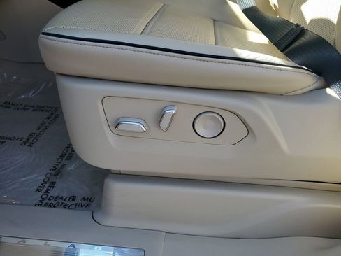 Certified 2023 Cadillac Escalade Premium Luxury image 21