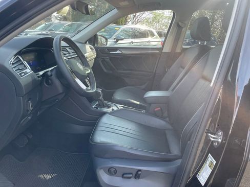 Certified 2022 Volkswagen Tiguan SE AWD/4WD image 10