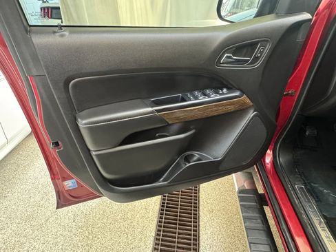 Used 2017 GMC Canyon Denali image 18