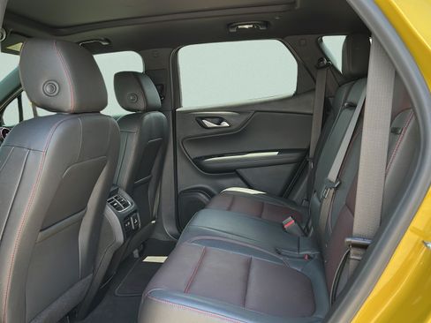 Used 2022 Chevrolet Blazer RS w/ Enhanced Convenience Package FWD image 13