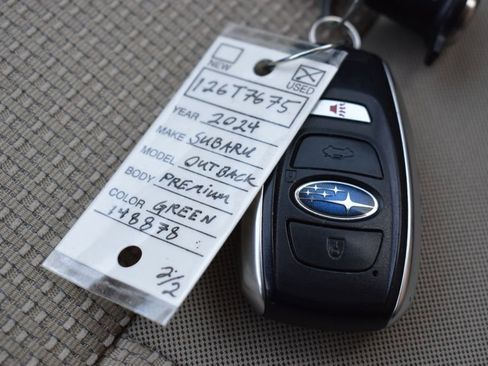 Used 2024 Subaru Outback Premium image 14