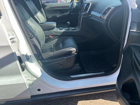 Used 2015 Jeep Grand Cherokee Limited image 22