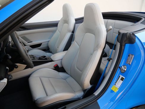 Used 2024 Porsche 911 Carrera GTS image 15