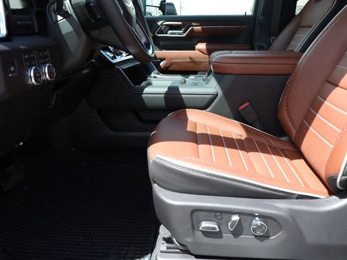 New 2026 GMC Sierra 2500 Denali Ultimate AWD/4WD image 11