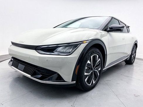 Used 2022 Kia EV6 Wind image 13