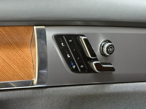 New 2026 Cadillac Vistiq Premium Luxury AWD/4WD image 18
