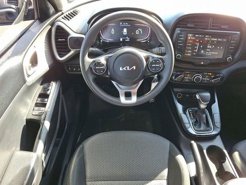 Used 2023 Kia Soul LX FWD image 12