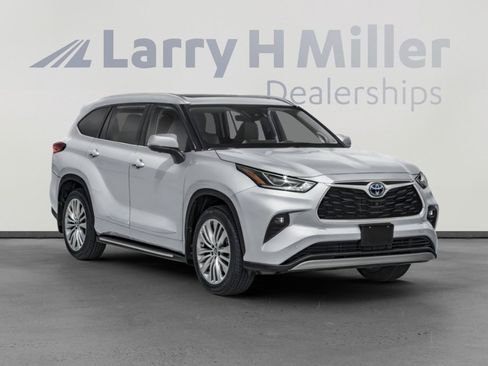 New 2026 Toyota Highlander Platinum AWD/4WD image 9
