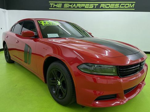Used 2022 Dodge Charger SXT image 2