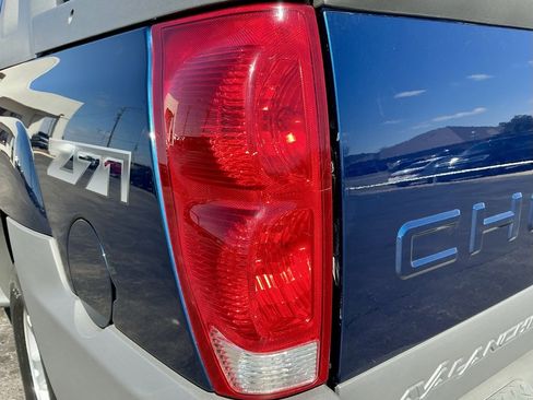 Used 2002 Chevrolet Avalanche 4x4 w/ Off-Road Suspension Pkg image 14