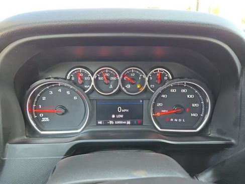 Used 2022 Chevrolet Silverado 3500 LT AWD/4WD image 17