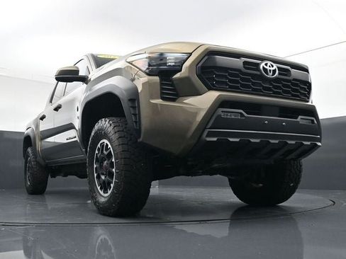 Used 2024 Toyota Tacoma TRD Off-Road AWD/4WD image 28