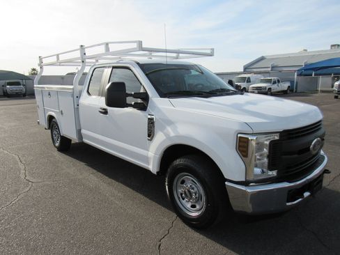 Used 2019 Ford F250 XL w/ XL Value Package image 4