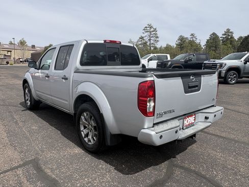Used 2020 Nissan Frontier SV image 5