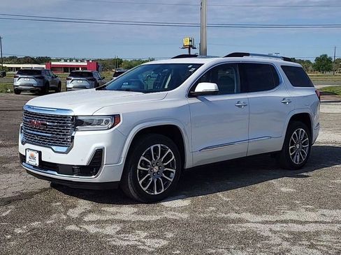 Used 2023 GMC Acadia Denali w/ Denali Ultimate Package image 3