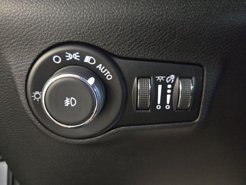Used 2024 Jeep Compass Latitude w/ Altitude Special Edition AWD/4WD image 24