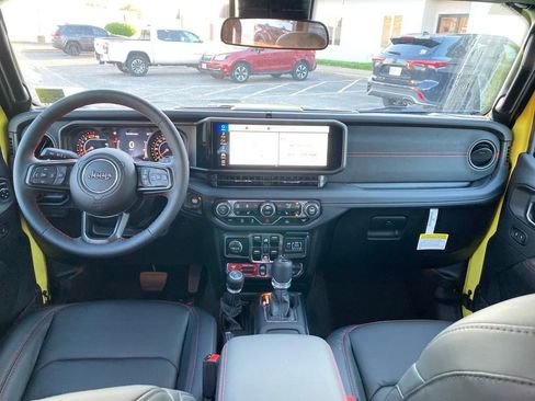 New 2024 Jeep Wrangler Unlimited Rubicon w/ Convenience Group image 13