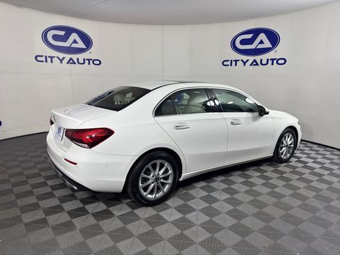 Used 2022 Mercedes-Benz A 220 image 3