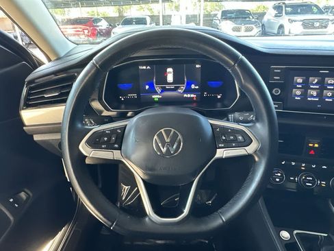 Used 2022 Volkswagen Jetta SE FWD image 15