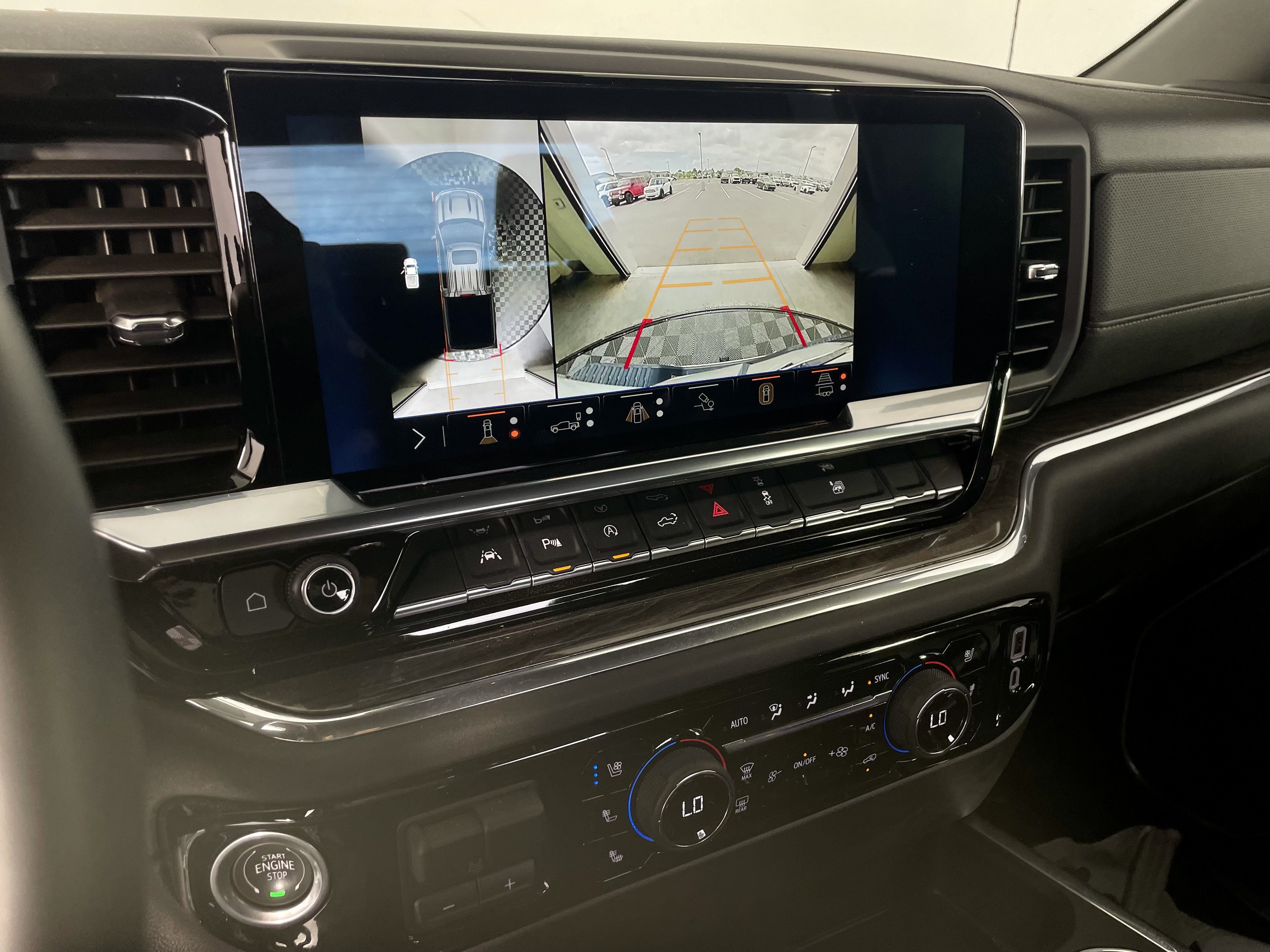 Used 2025 Chevrolet Silverado 1500 LTZ AWD/4WD image 17
