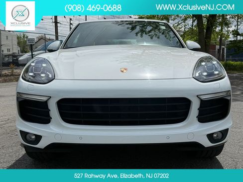Used 2017 Porsche Cayenne AWD/4WD image 6