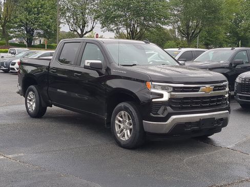 Used 2023 Chevrolet Silverado 1500 LT AWD/4WD image 2