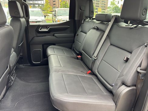 Used 2025 GMC Sierra 1500 SLT AWD/4WD image 13