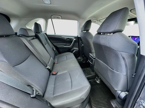 Used 2025 Toyota RAV4 LE AWD/4WD image 18