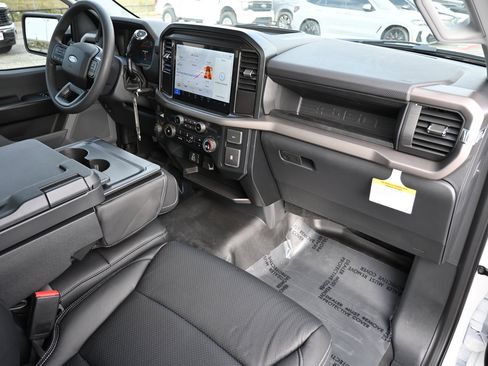 New 2025 Ford F150 XL w/ Equipment Group 103A High image 27