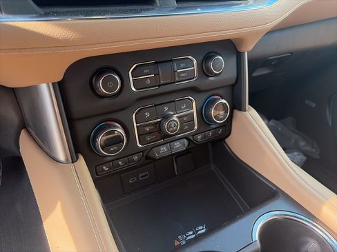 Used 2023 Chevrolet Tahoe Premier image 17