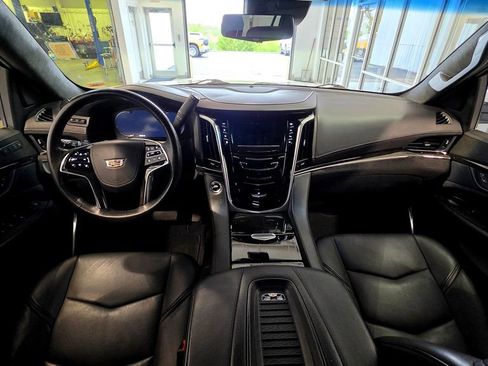 Used 2019 Cadillac Escalade Platinum AWD/4WD image 22