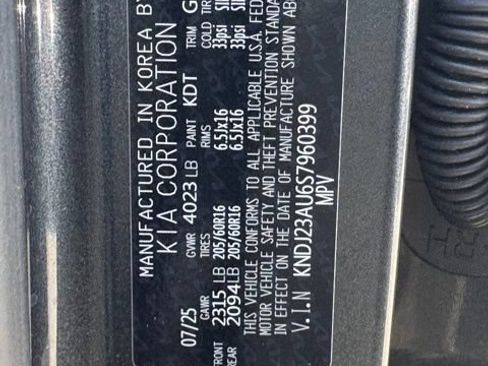 Certified 2025 Kia Soul LX w/ LX Technology Package FWD image 15