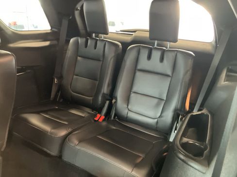 Used 2019 Ford Explorer XLT w/ Equipment Group 202A image 31