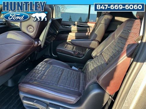 Used 2021 Cadillac Escalade ESV Sport Platinum w/ Heavy-Duty Trailer Package image 16