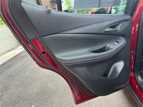 Used 2024 Buick Encore GX Avenir image 21