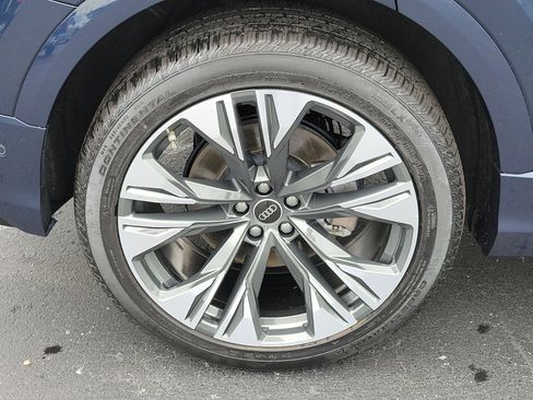 Used 2025 Audi Q8 Premium Plus AWD/4WD image 6